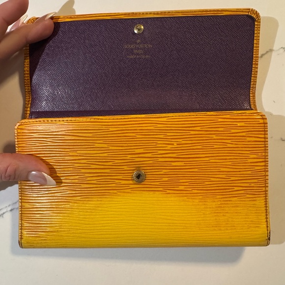 Louis Vuitton Epi long wallet (vintage) 1993 - Picture 2 of 15